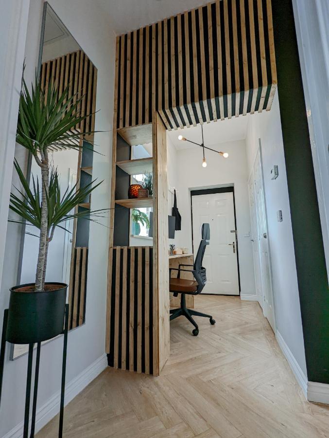 Spacious, Mid-Century 1 Bedroom Apartment Quedgeley Exterior foto